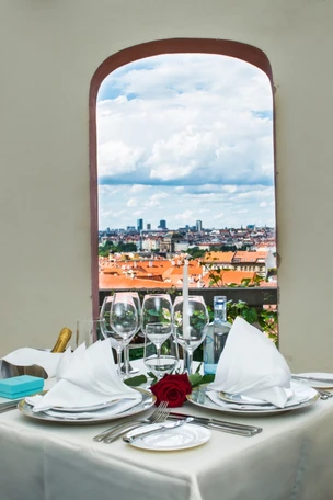 Private Dining in Palace Gardens